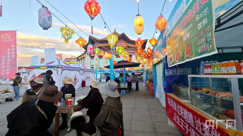 青海果洛瑪央夜市開(kāi)攤迎客，高原特色好物熱銷帶動(dòng)批發(fā)貿(mào)易新活力